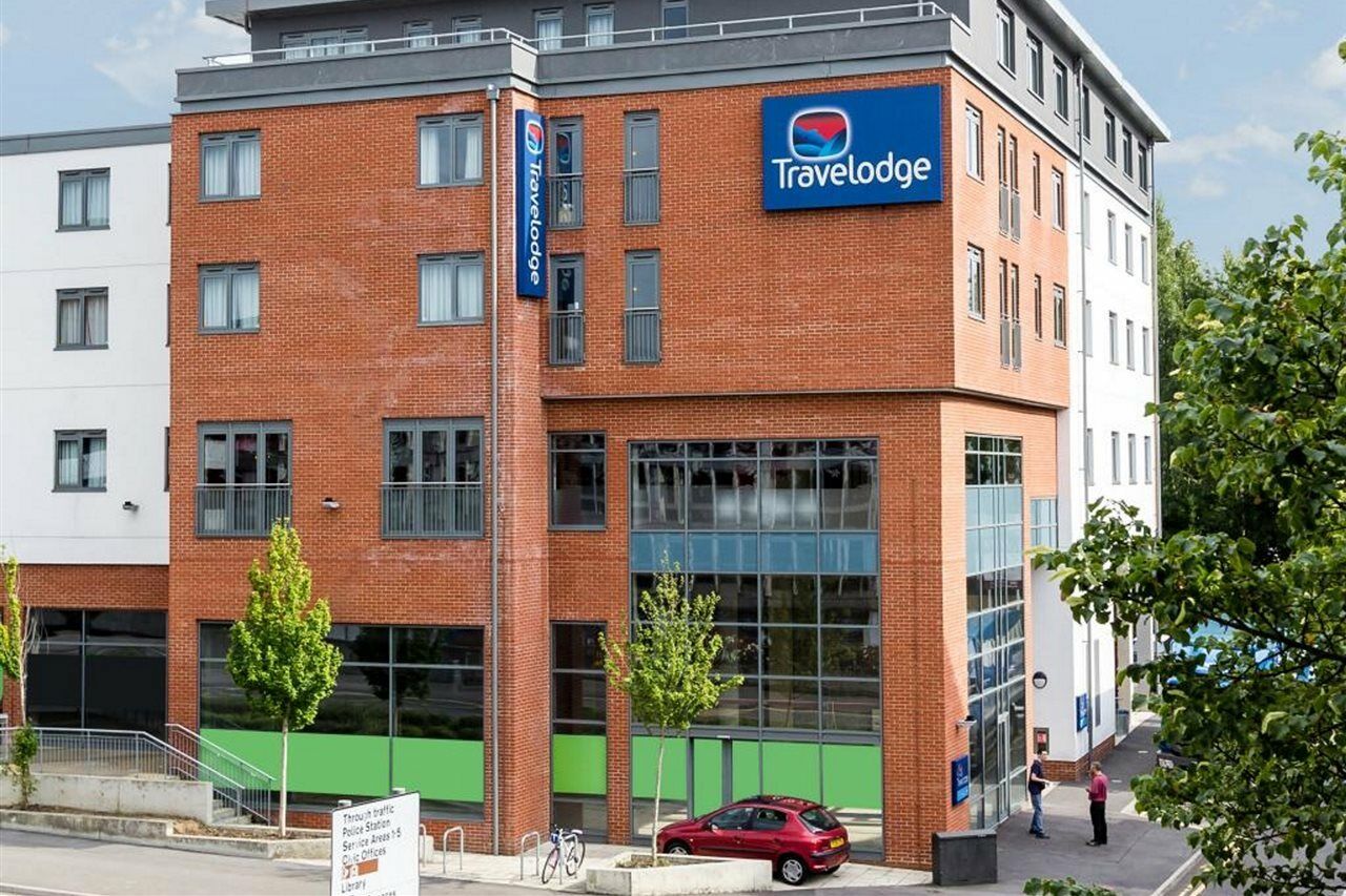 Travelodge Camberley Central Exterior photo
